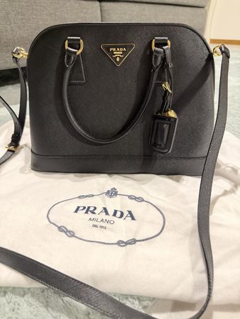 Prada Handtasche mit Staubbeutel