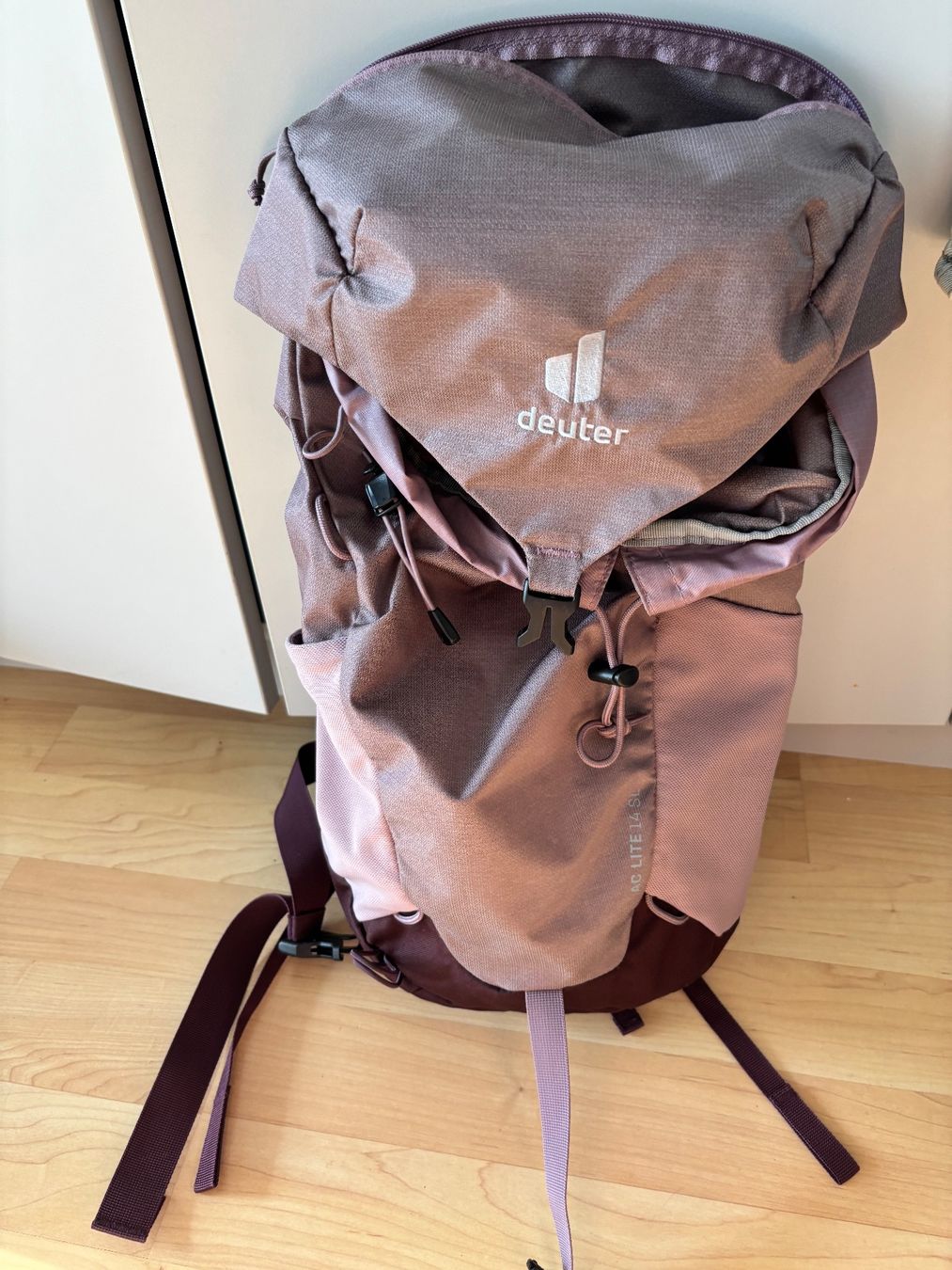 Deuter Zaini: Deuter AC Lite 14 SL Damen Rucksack – Usato da Rotkreuz venduto da Bonito77 4
