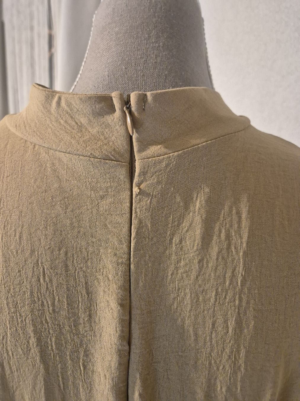 Vestiti: Kleid lang beige mit Bindegürtel, gebrauchter Zustand – Usato da Zürich venduto da Drago670 3