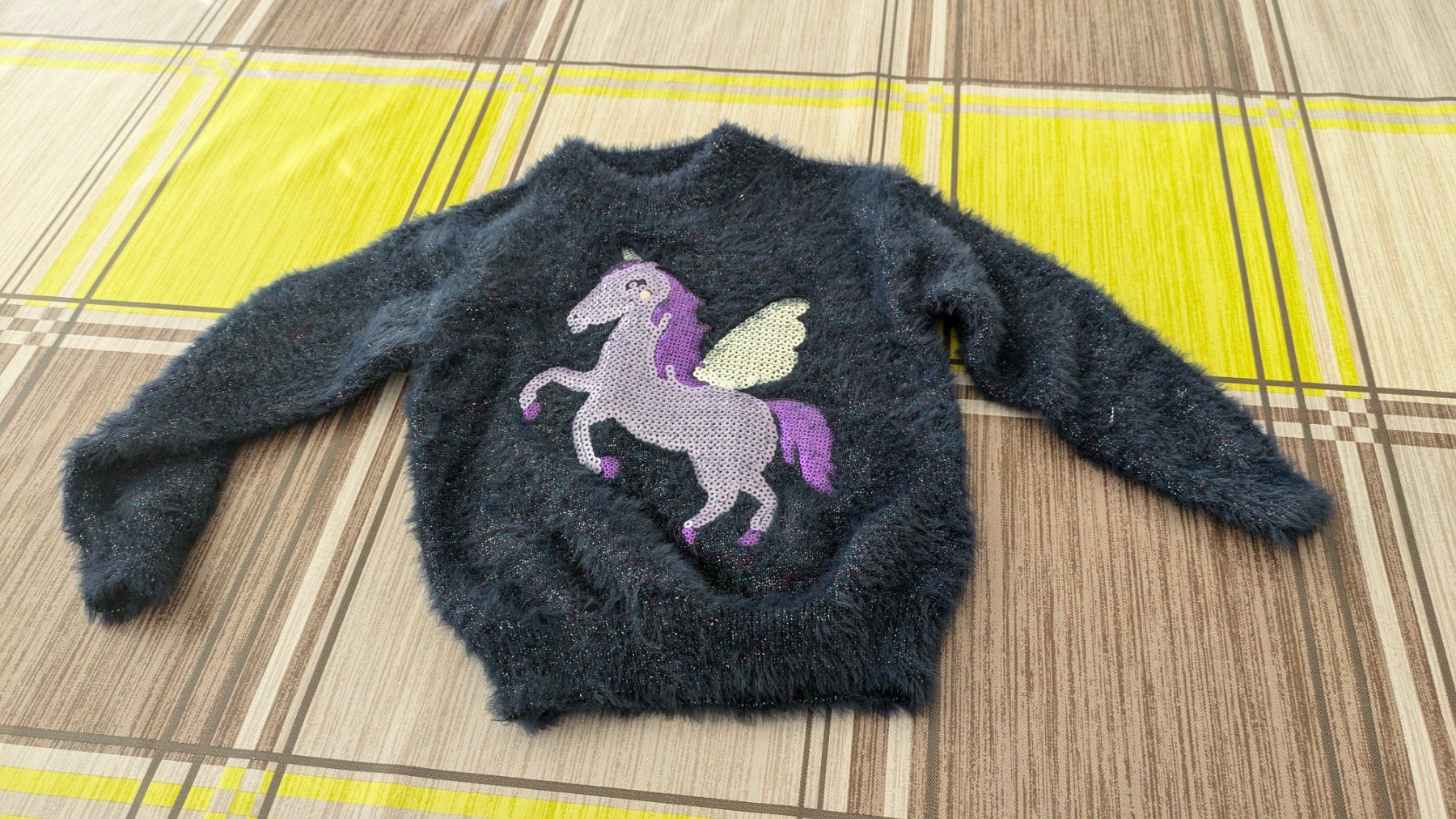Maglioni & Felpe: neuwertiger warmer Einhorn Glitzer Pullover - 110/116 – Usato da Staufen venduto da Fleby84