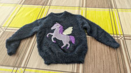 neuwertiger warmer Einhorn Glitzer Pullover - 110/116