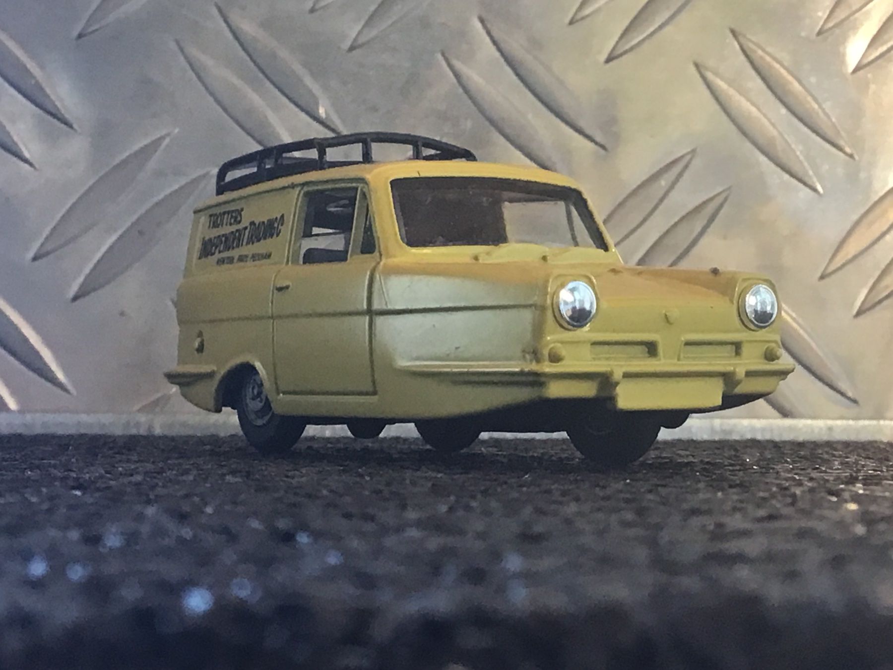 Modellini d'auto: ONLY FOOLS UND HORSES 1:43 – Usato da Männedorf venduto da Spezial-Modelle