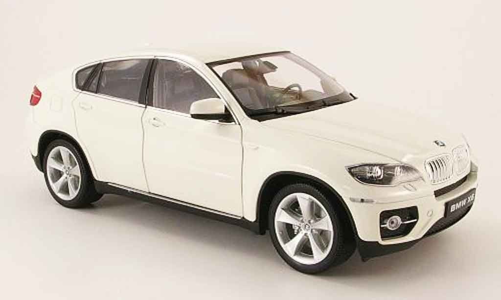 BMW Modellautos: BMW X6 E71 Phase I 2008-2012 weiss / schwarz           1:24 – Neu und originalverpackt aus Gerlafingen von espero88 1