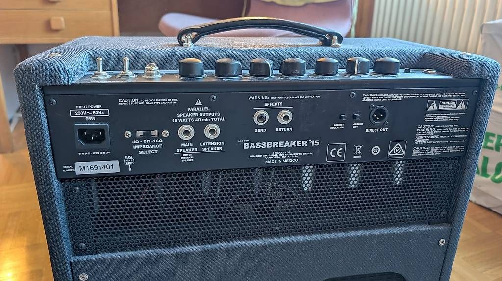 Amplificatori: Fender Bass breaker 15 avec câble de  branchement – Usato da Nyon venduto da and_hfg5 3