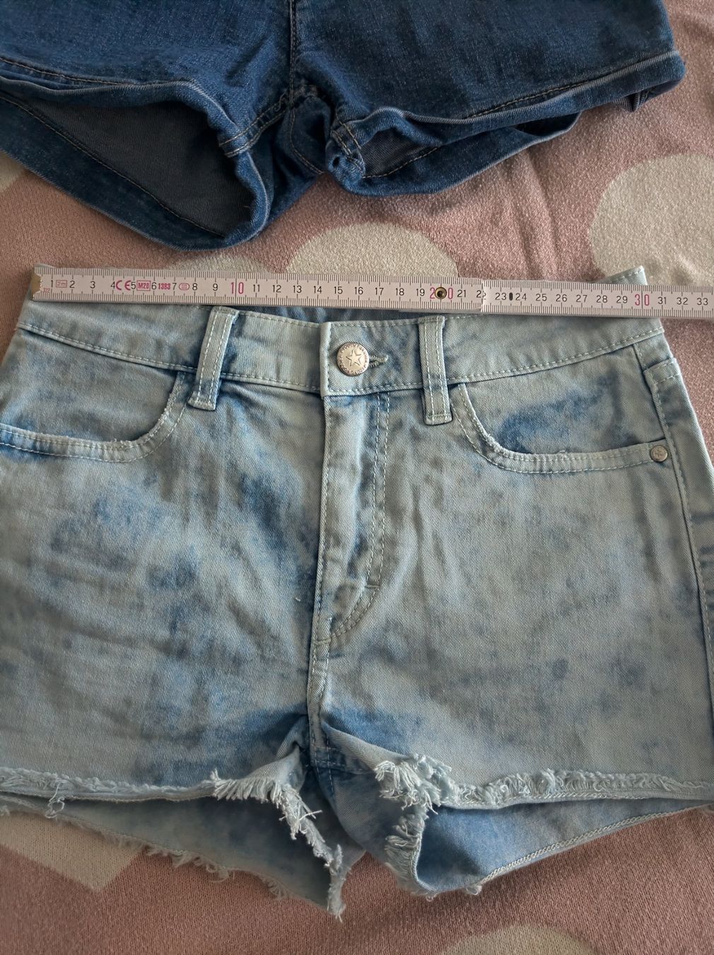 Tally Weijl Lotti & Set di vestiti: Jeans Shorts – Usato da Salenstein venduto da Silly...0 2