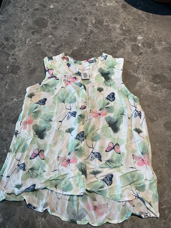 Hübsche Bluse mit Schmetterlingen L.O.G.G. 140