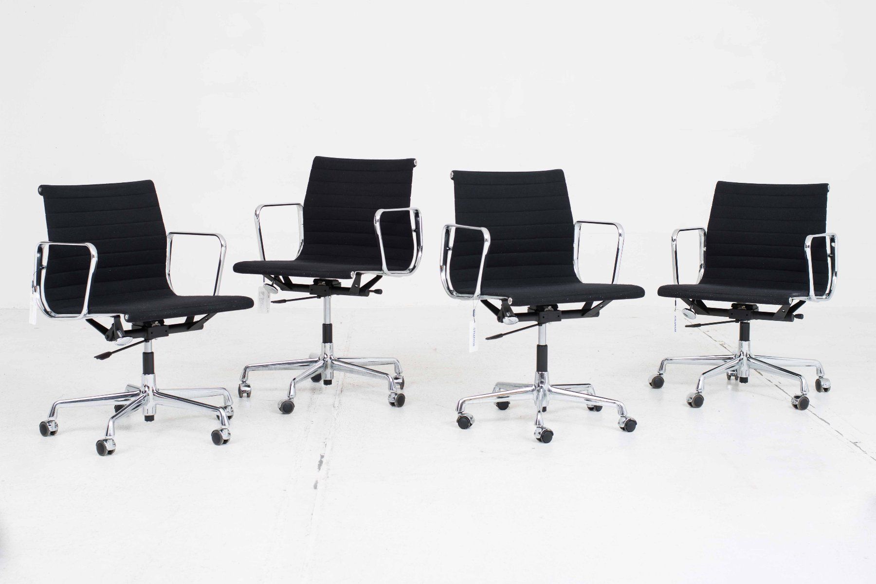 Vitra Sedie: Vitra EA 117 Bürostuhl von Eames in schwarzem Hopsak – Usato da Zürich venduto da STUZH38