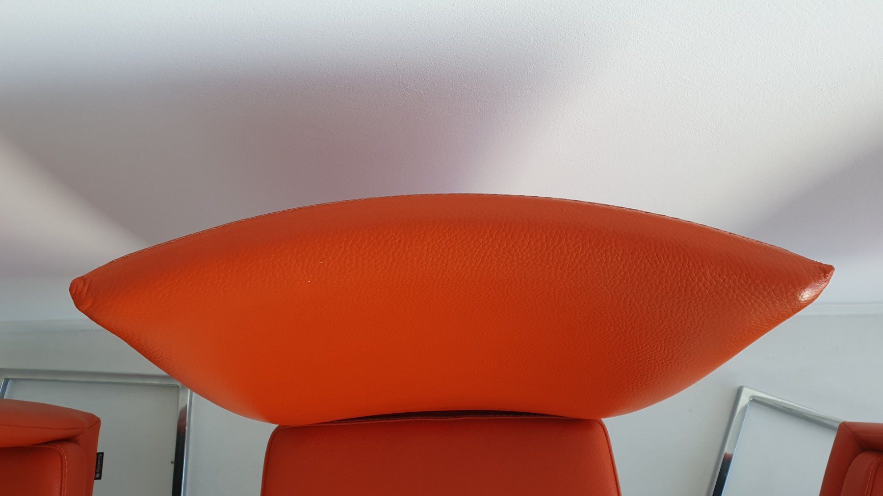 Musterring Stühle: Acht freche, orange Lederstühle – Gebraucht aus Jona von Difnol11 4