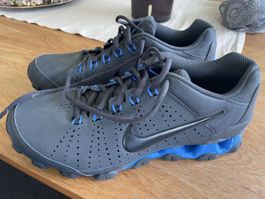 Neue Nike Schuhe Gr. 42