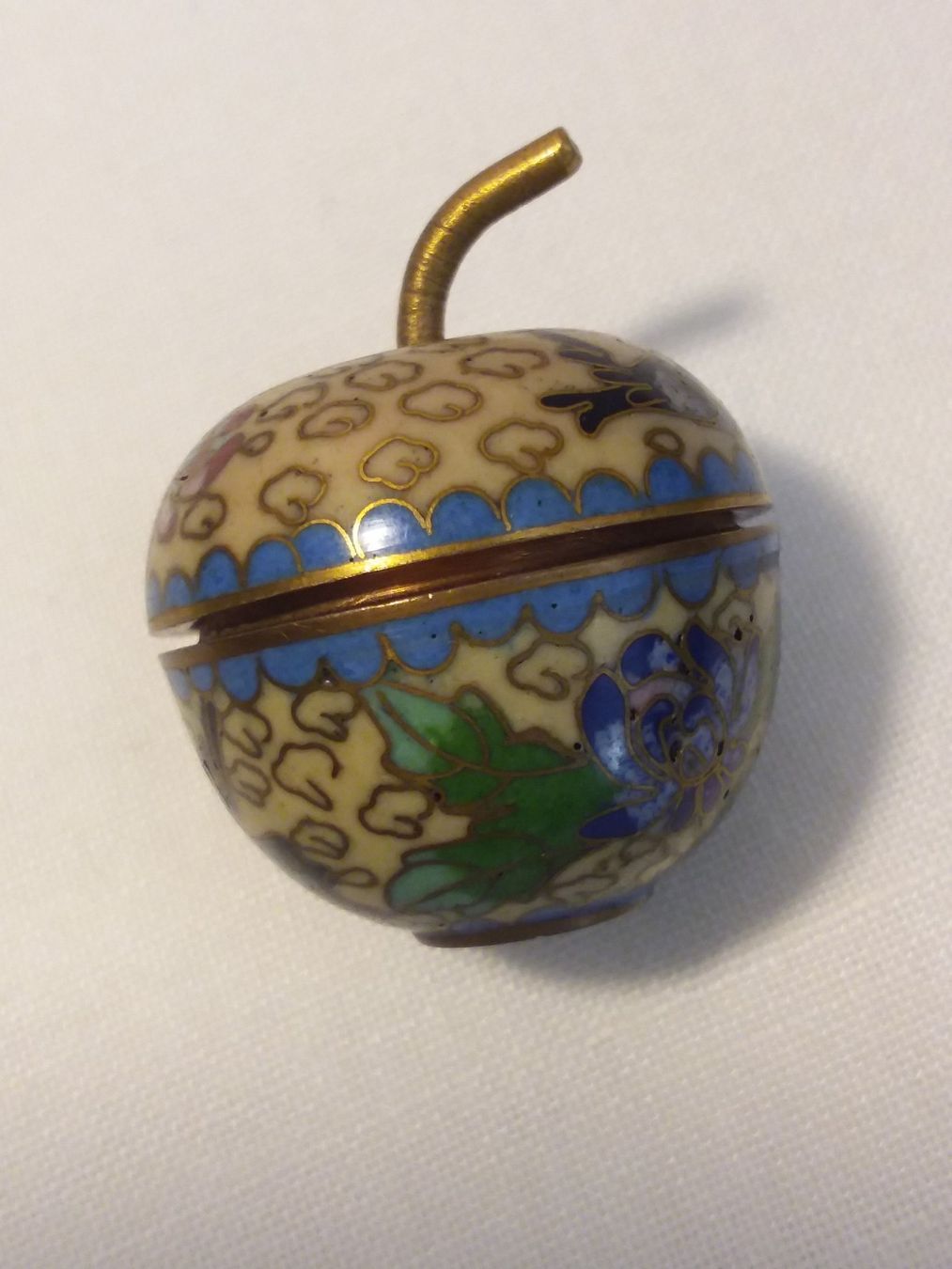 Skulpturen & Statuen: Cloisonné Apfel, alt, China – Gebraucht aus Zürich von SciTec 7