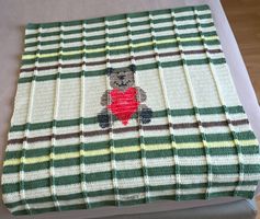 Babydecke  HANDGEHÄKELT und HANDBESTICKT