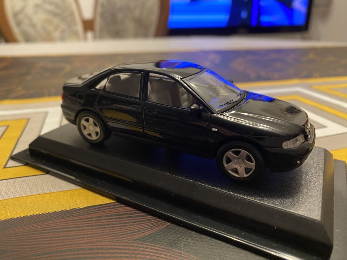 Audi Modellini d'auto: Audi A4 – Nuovo (secondo la descrizione) da St. Margrethen SG venduto da Alfista_159 3