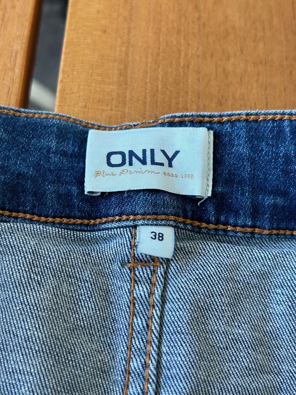 Only Gonne: ONLY Jeansrock mit Knöpfen, Grösse 38 – Usato da Schötz venduto da chousan 3