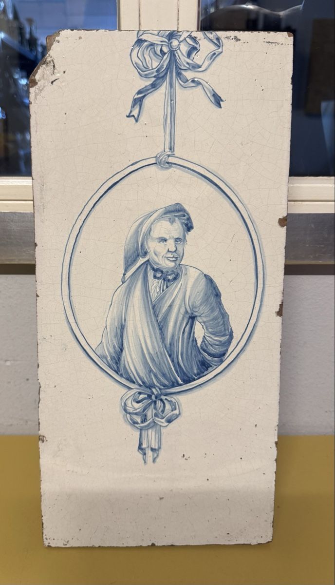 Sculture & Statue: Kachel mit Porträt Antik – Usato da Schlieren venduto da Freundlich02
