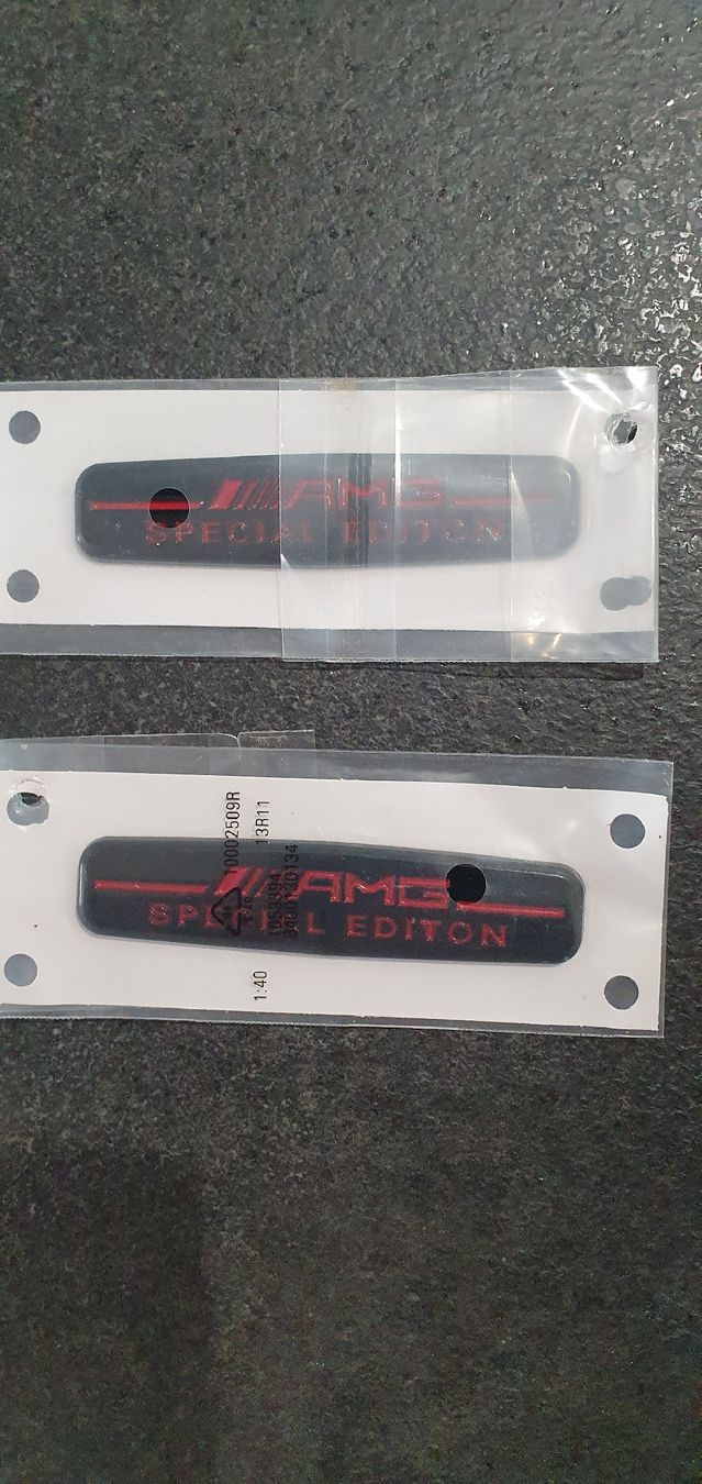 Mercedes-Benz Toutes les pièces auto: Emblème AMG SPECIAL EDITION noir/rouge – Neuf avec emballage d'origine à Anières par Relka2000 1