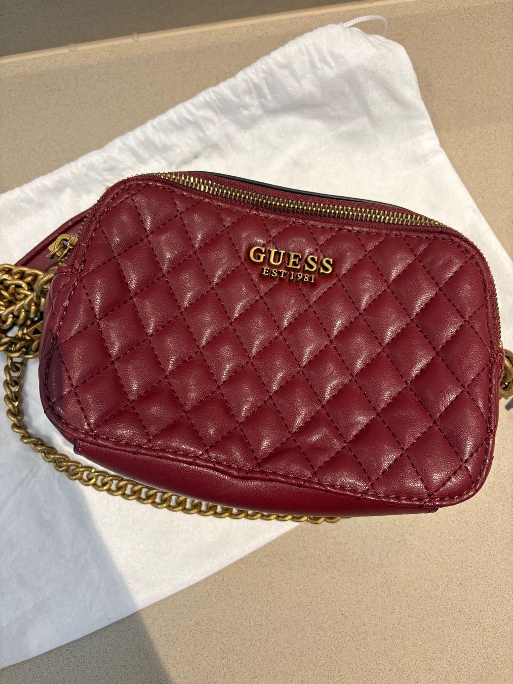 Guess Sacs femmes: Guess Umhängetasche – Neuf avec emballage d'origine à Dietwil par kar_b29h 3