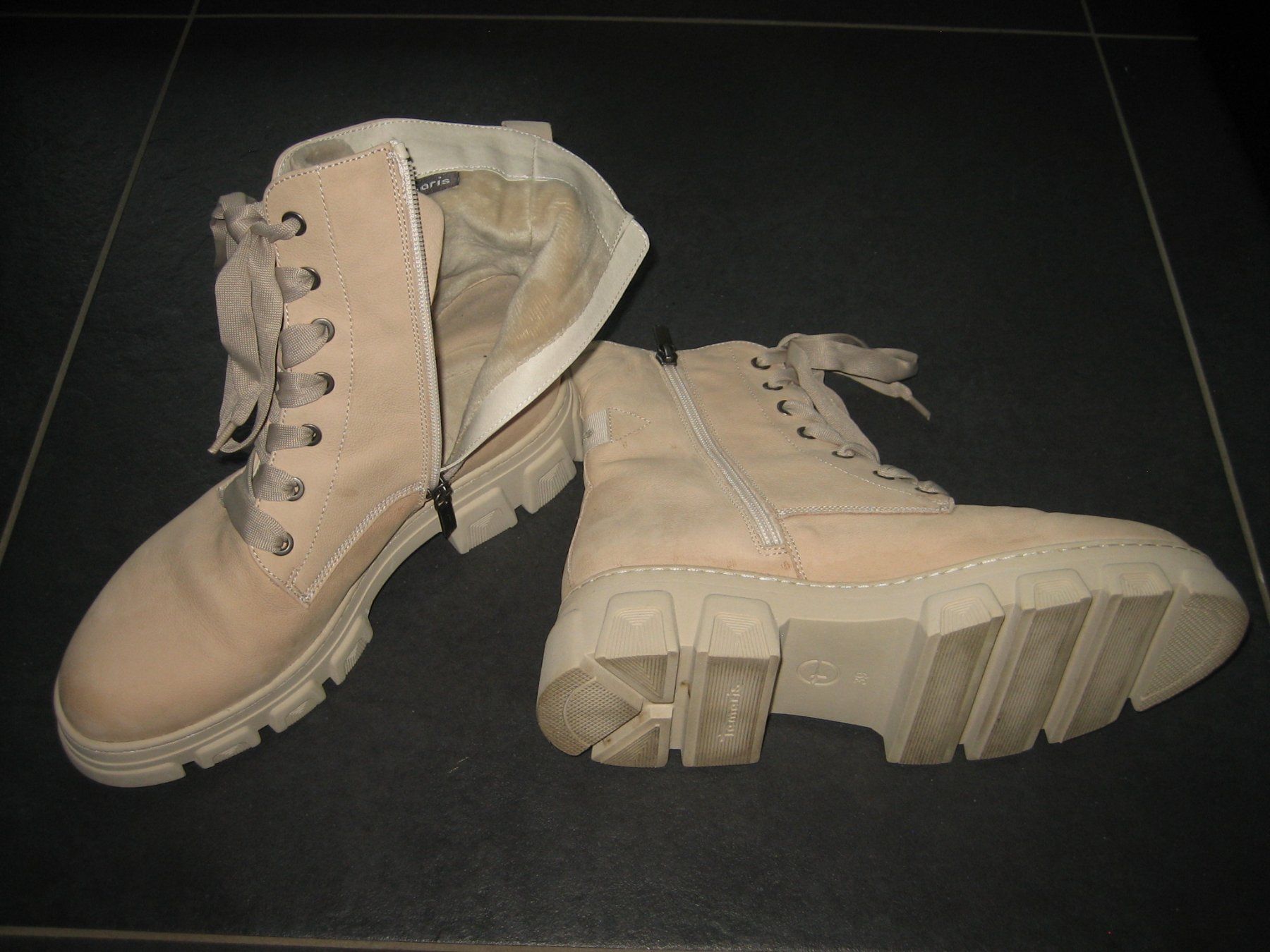 Scarpe da donna: Stiefeletten – Usato da Buch b. Märwil venduto da Pronet 1