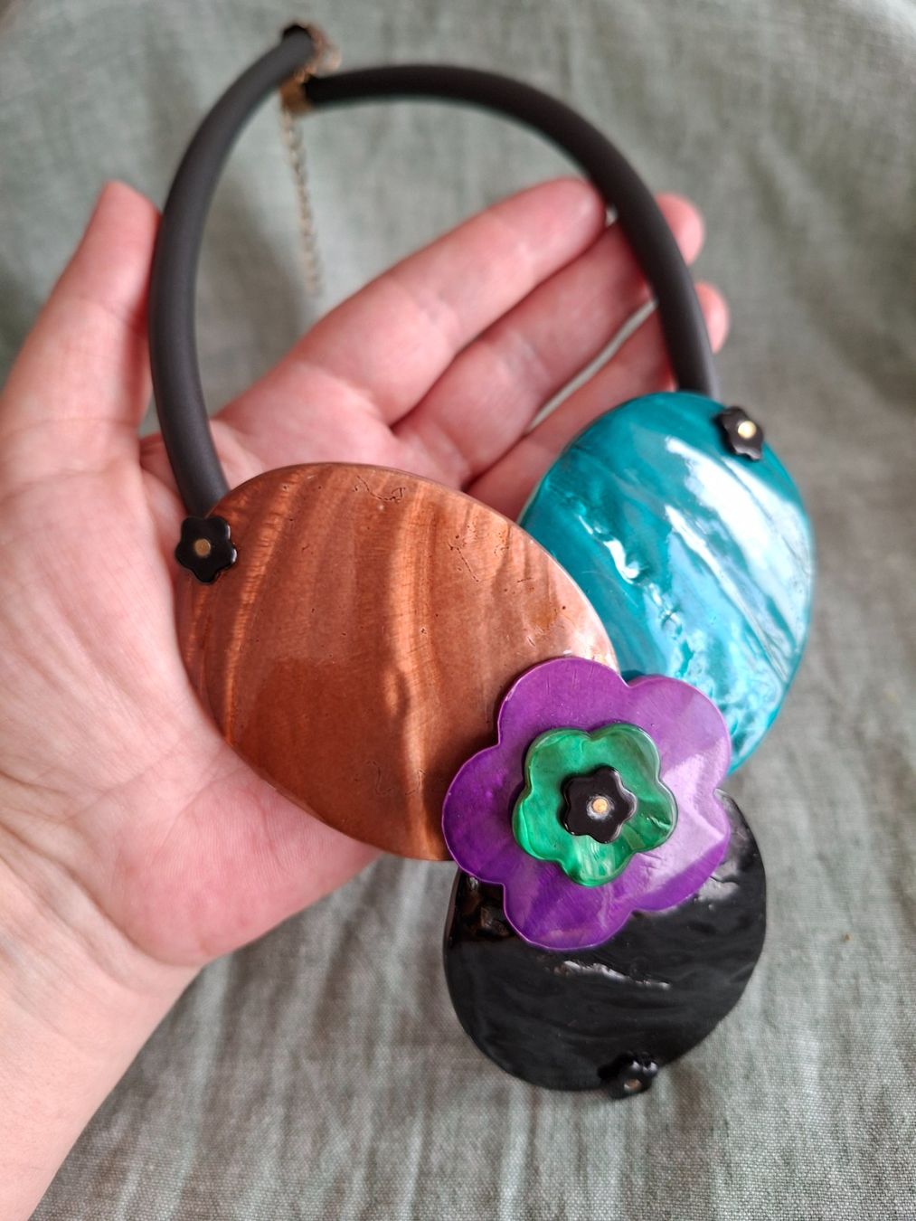 Catenine: Collier Statement Fleur Pop Art – Nuovo (secondo la descrizione) da Lutry venduto da Sim_Sta 1