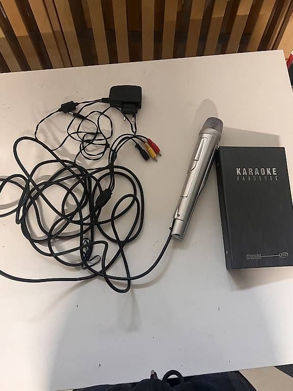 Mikrofone: Magic Sing Kabelgebundenes All-in-One Karaoke-Mikrofon – Gebraucht aus Rheinfelden von nil_tn7y 1