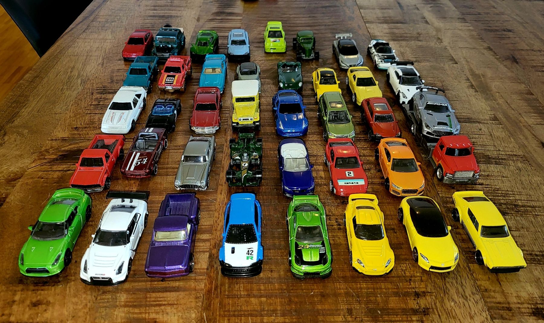 Hot Wheels Voitures modèles: 41 Hot Wheels, Matchbox ect. Modellautos Vitrinenmodelle – D'occasion à Jona par mjo_f5t2