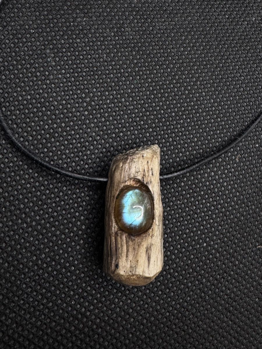 Pendentifs: Labradorit in Schwemmholz – Neuf avec emballage d'origine à Amden par Energiearbeit.Laib