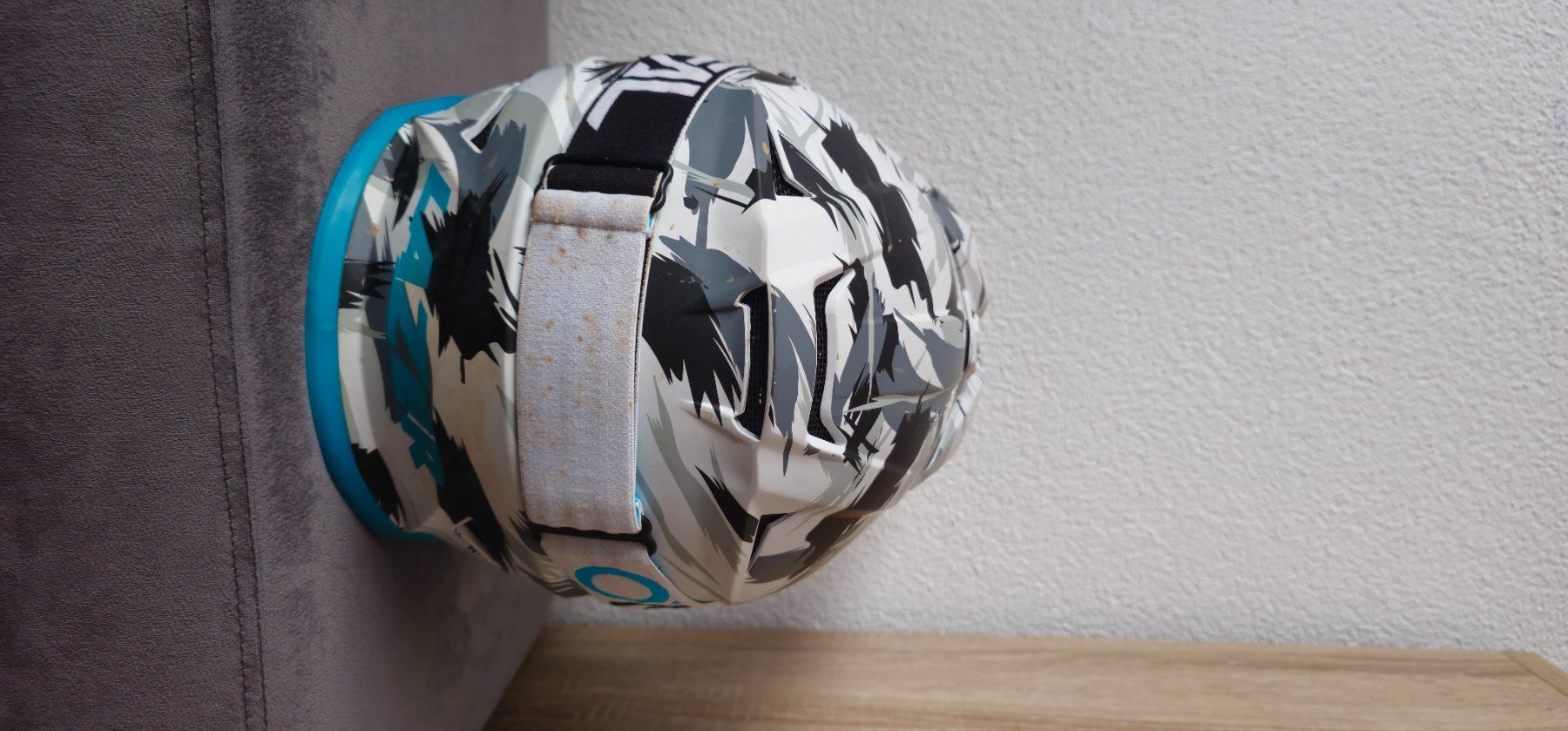 Caschi: Downhill Helm Lazer – Usato da Niederglatt ZH venduto da 04iboT 2