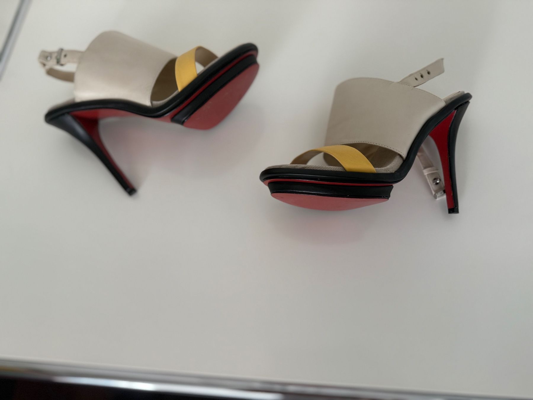 Scarpe da donna: Bimba y Lola Sandale – Usato da Richterswil venduto da CarlotaMaria 4