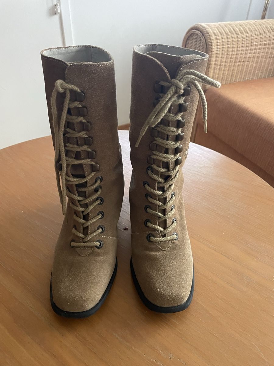 Scarpe da donna: Trachten Stiefel beige Gr. 38 – Usato da Winterthur venduto da Fabelhaft123 1