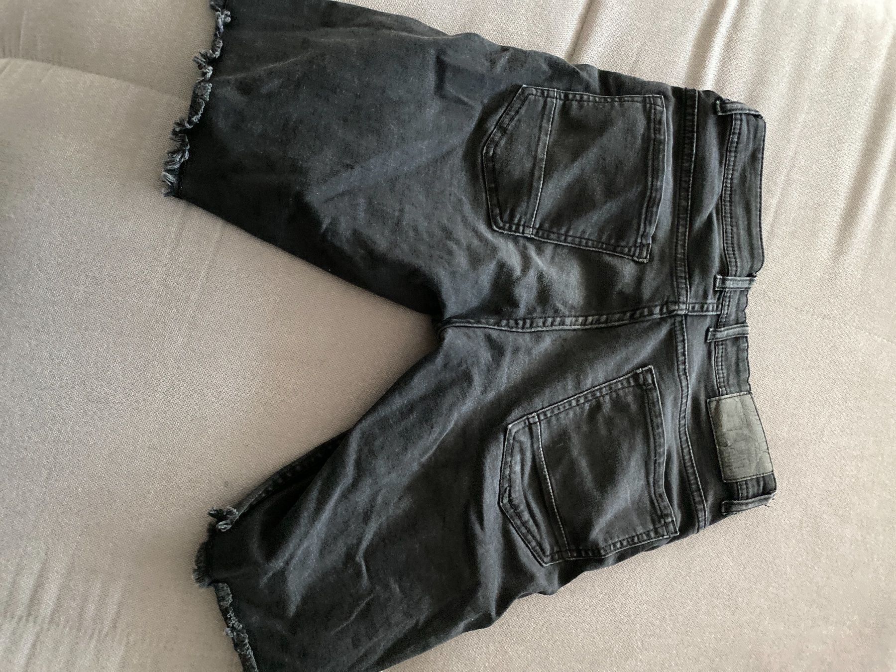 Pantaloni: Bermuda Gr S – Usato da Selzach venduto da 02nunafizz 1