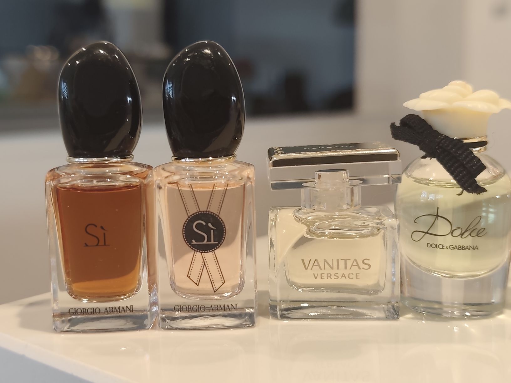 Parfum & Eau de Toilette: Parfume collection miniature set  – Gebraucht aus Männedorf von Ursik_OnlineShop 1