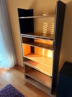 Ausziehbares Bücherregal aus Holz