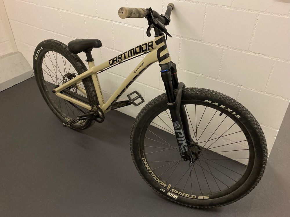 Dartmoor Dirt Jump BikeTwo6Player Pro Short 2021 Sand Storm (D