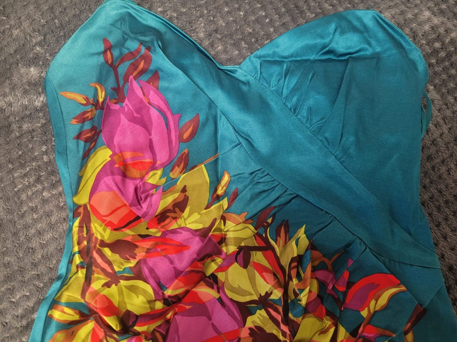 Mango Vestiti: Cocktailkleid Gr. M, Türkis Blumenmuster trägerlos Mango – Usato da Kreuzlingen venduto da iri_j6x2 1
