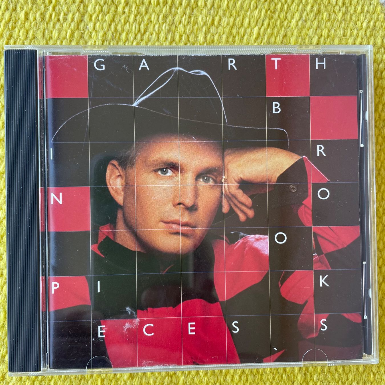 CDs: GARTH BROOKS-IN PIECES – Gebraucht aus Rorschacherberg von CD-Roli
