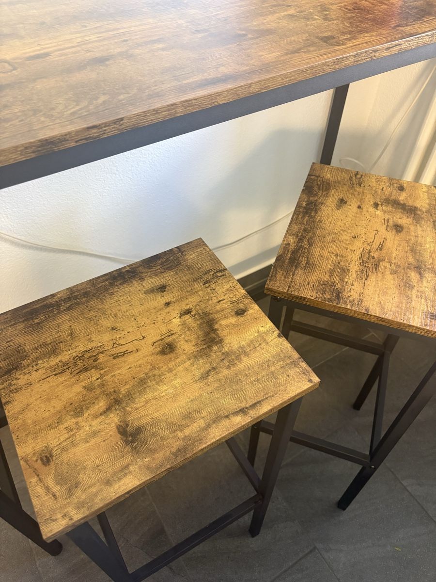 Tables: Bartisch mit 2 Hocker – D'occasion à Winterthur par ana_ds2c 3