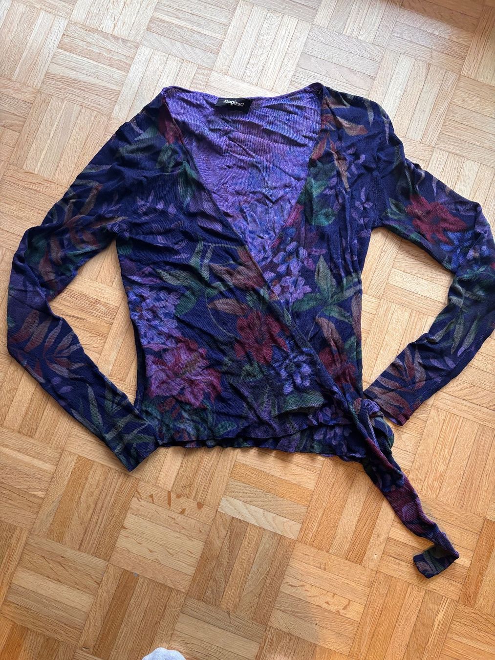 Desigual Maglioni & Felpe: Desigual Oberteil mit Blumenmuster, Grösse M, Wickeloptik – Usato da Bern venduto da West73