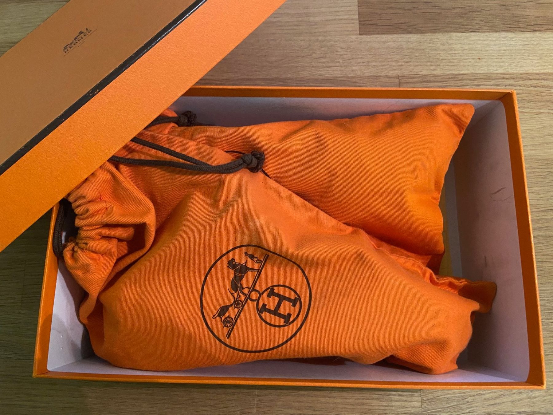 Hermès Scarpe da donna: Hermes | schwarzer Pumps, Wildleder, Grösse 38 – Usato da Urdorf venduto da Kandis02 2