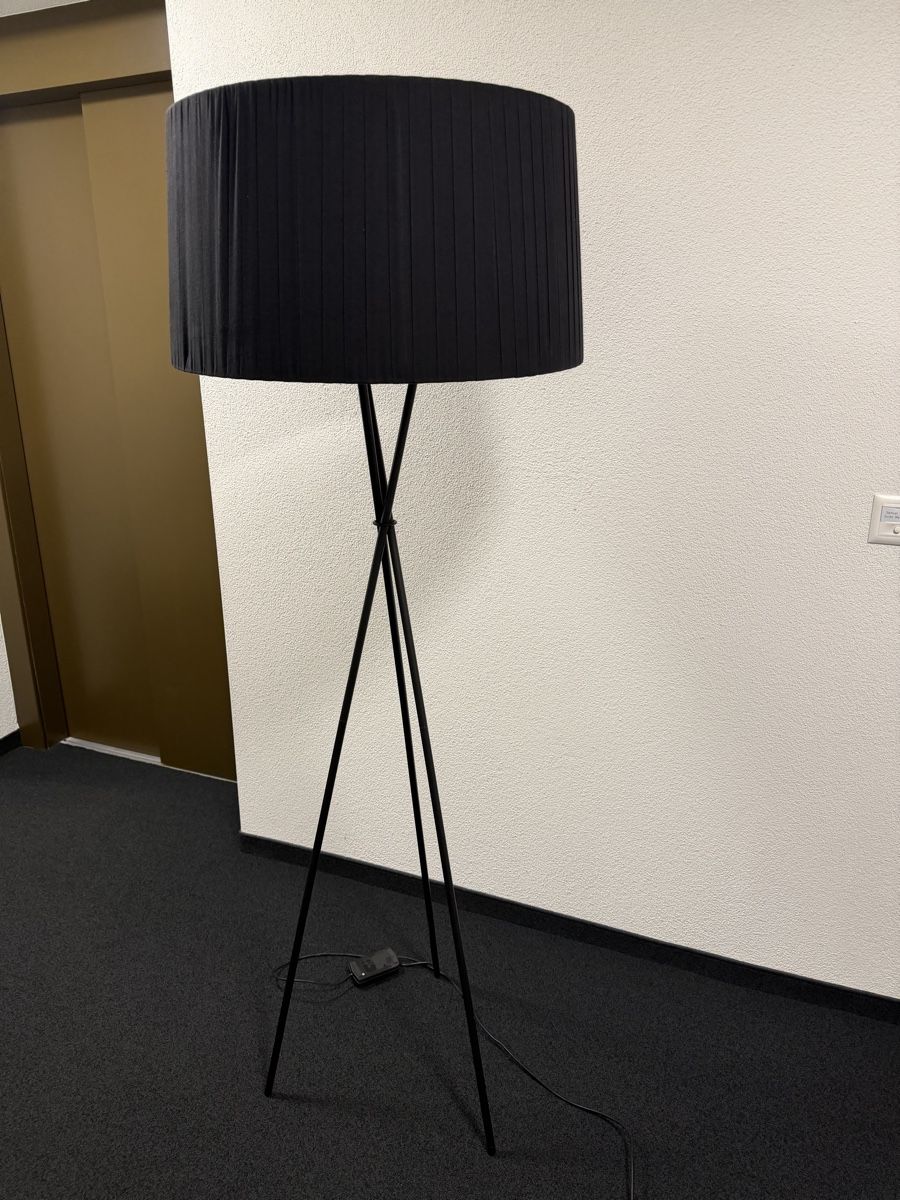 Santa & Cole Lampes: Santa & Cole Tripode G5 – D'occasion à Maienfeld par hfo_b9jq