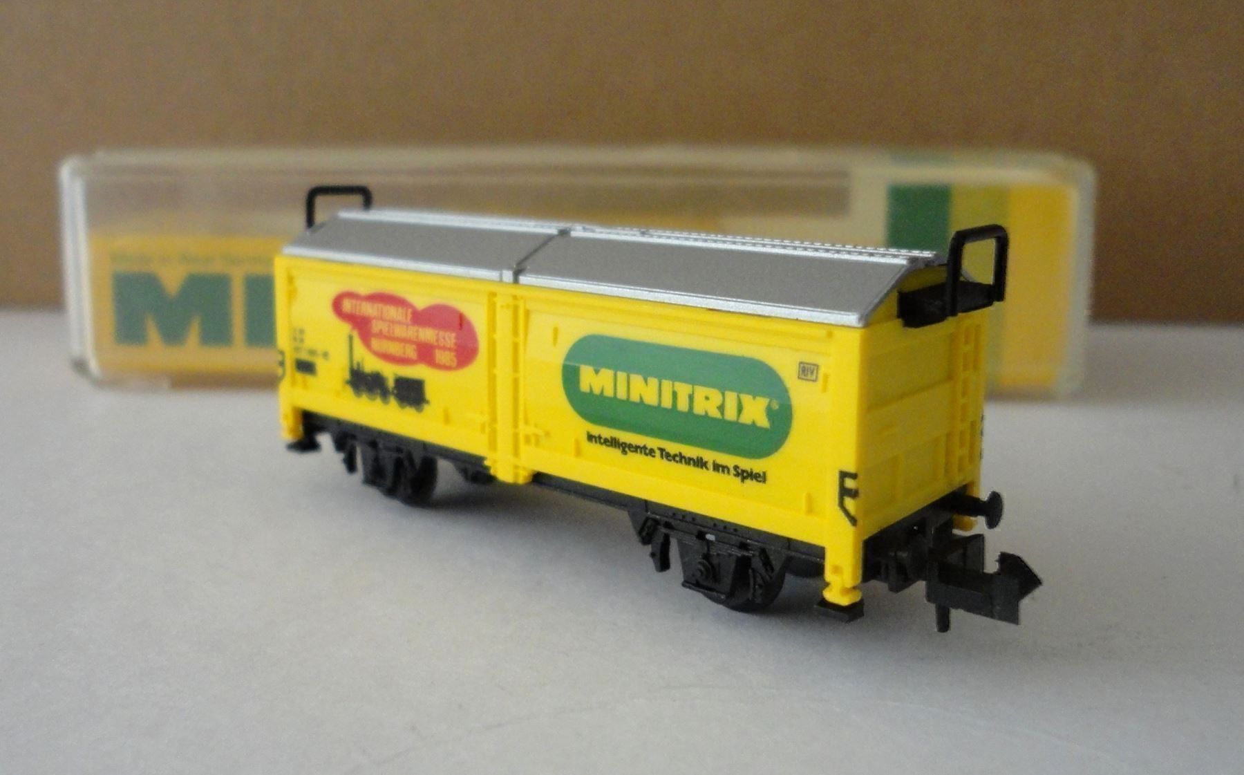 Trix Modellini di ferrovie: Hubschiebedachgüterwag.Internat.Spielwarenmesse1985 Sp.N,OVP – Nuovo e nell'imballaggio originale da zürich venduto da parts5060 1