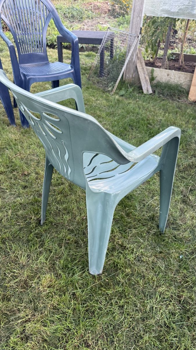 Stühle: Kunststoffstühle & Tisch inkl. Verlängerung – Gebraucht aus Root von Jana_Ma 1