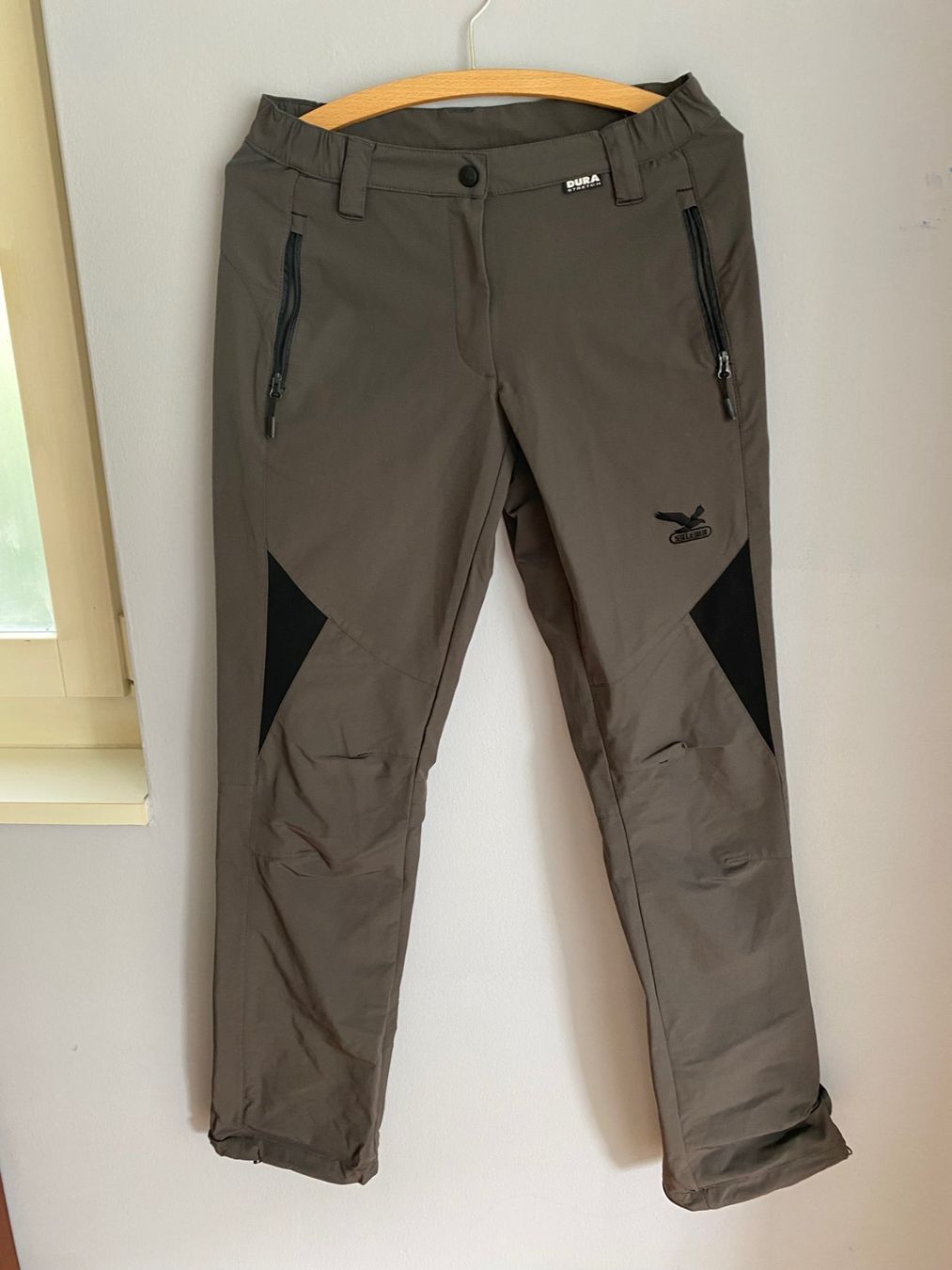 Salewa Pantaloni: Sporthosen SALEWA – Usato da Luzern venduto da Turmliebe