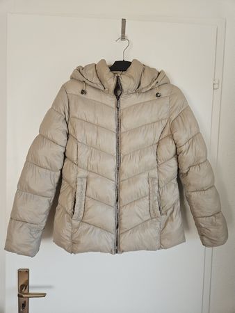 Steppjacke mit Kapuze