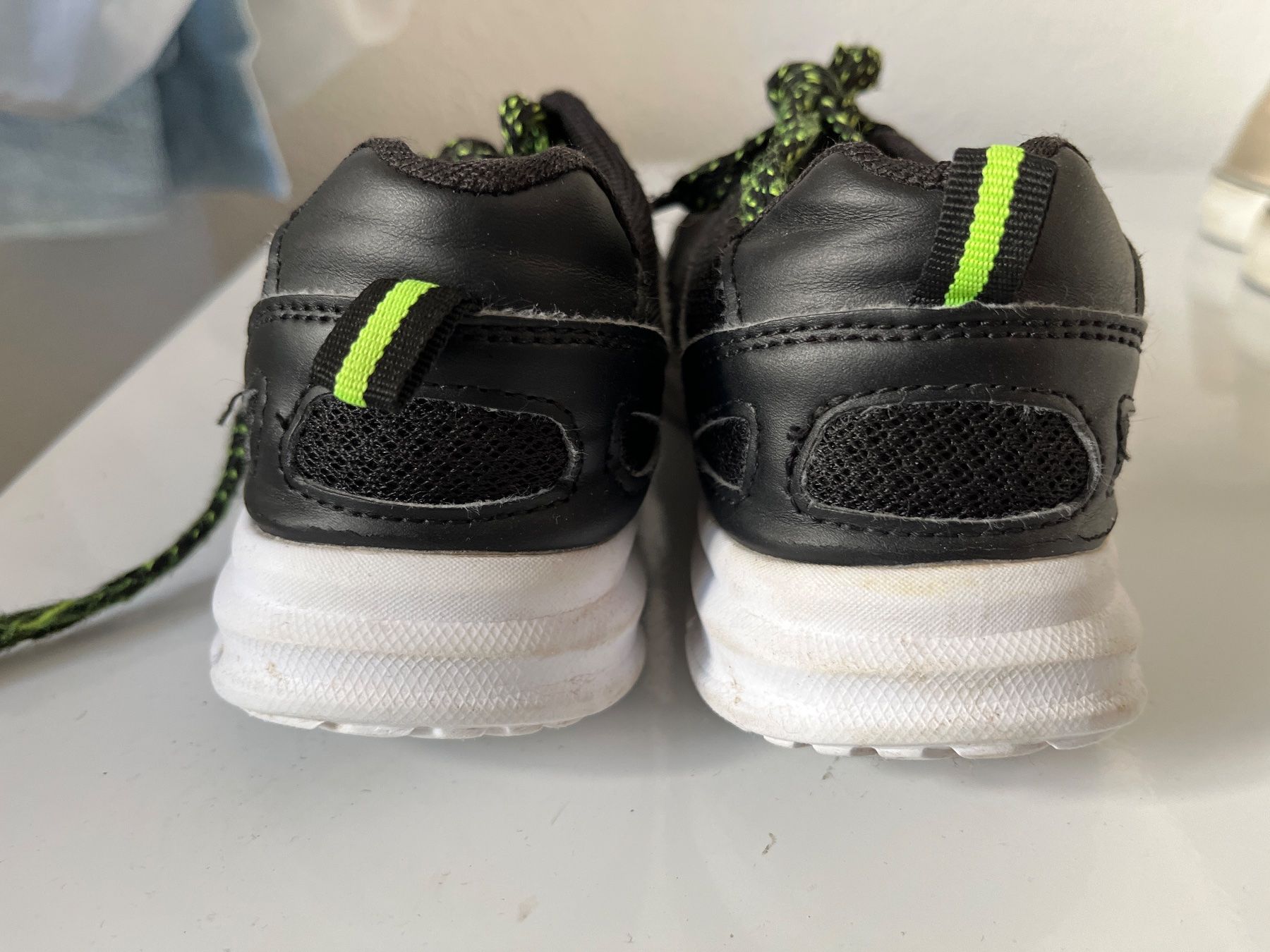 Scarpe per ragazzi: Turnschuhe Gr 34 – Usato da Grüningen venduto da lovinho 1