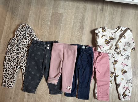 Jeans, Leggings und Trainingsanzug für Mädchen, Größe 80