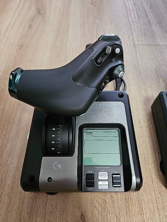 Logitech Manettes: Logitech Saitek X52 Pro – D'occasion à Münsingen par sttech 2