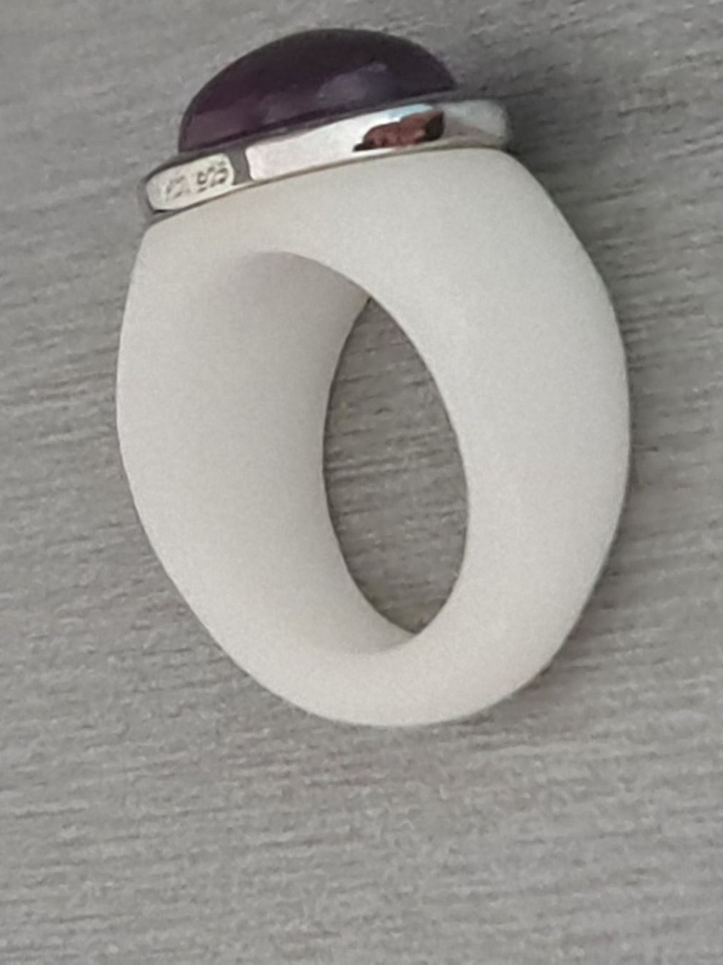 Ringe: YV Silber Ring Halbedelstein Amethist eingefasst in Corian – Neu (gemäss Beschreibung) aus Münchenbuchsee von babilibern