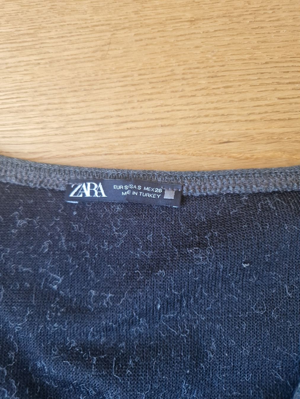Zara Pulls & Sweat-shirts: Weicher Strickpullover Zara dunkelgrau Grösse S – D'occasion à Eschenbach SG par SanFranciscoCalifornia 1