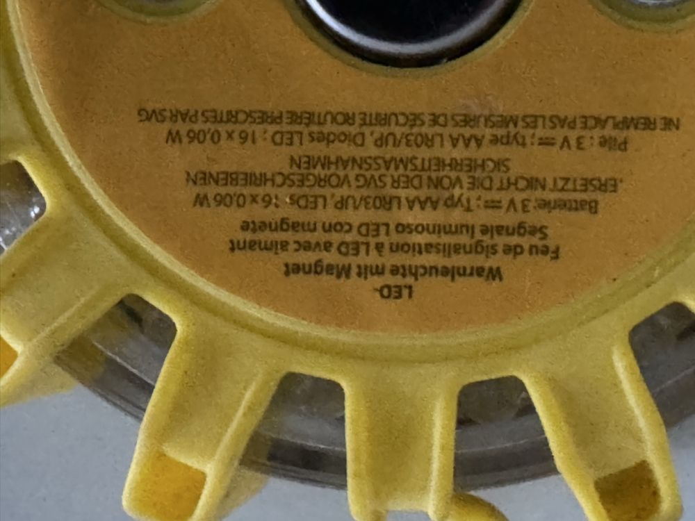 LED Warnleuchte mit Magnet, Pannenhilfe - Auto / Motorrad 4