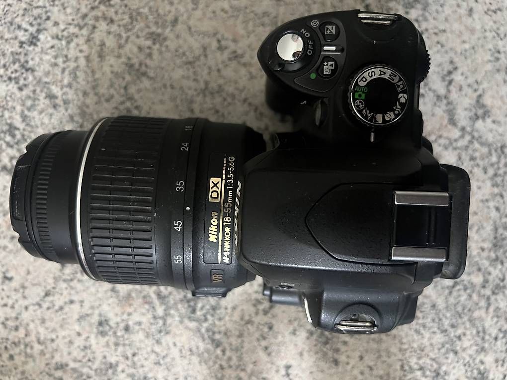 Nikon Fotocamera: Nikon D60 Spiegelreflexkamera mit Objektiv – Usato da Frenkendorf venduto da autodiscount4123 1