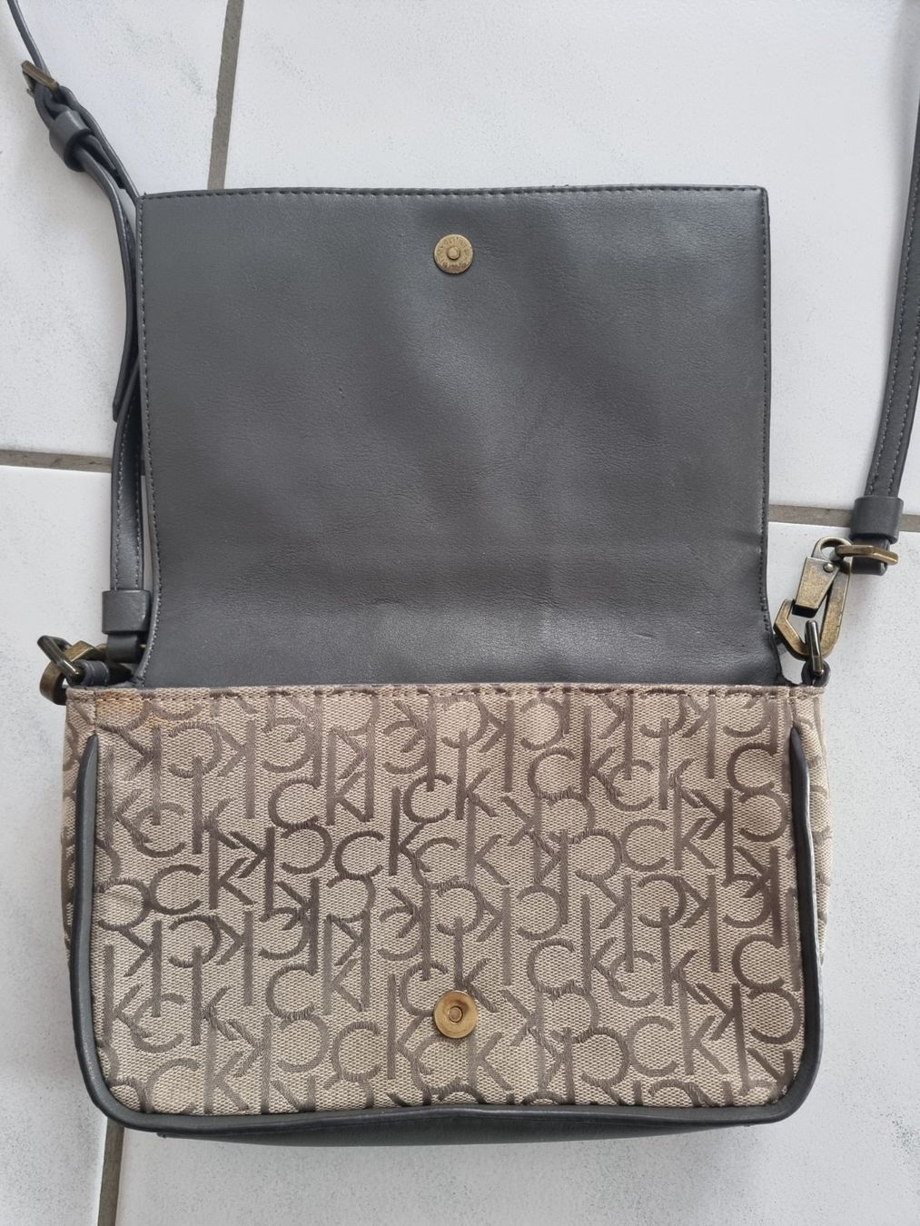 Calvin Klein Borse da donna: Tasche Calvin Klein – Usato da Wetzikon ZH venduto da cid_veronika 2